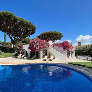 Traditional 3 Bedroom With Great Pool In The Heart Of Vale do Lobo